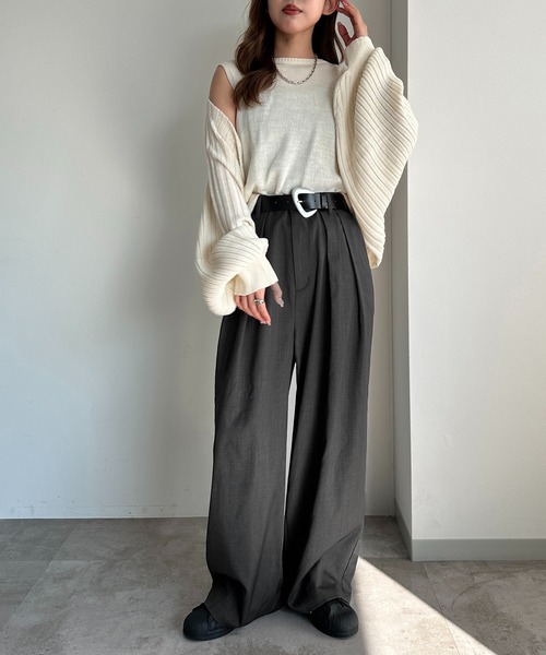 apres jour mignon(アプレジュールミニョン)の「袖ボリュームレイヤードニット【ZOZOTOWN限定アイテム】(ニット/セーター・レディース・アイボリー/イエロー/ブラック・X-LARGE/フリー)」の4枚目の写真