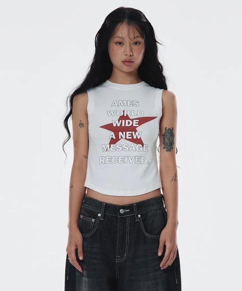 AMESWORLDWIDE（アメスワールドワイド）の「A'GEM/9 × .kom 『AMESWORLDWIDE/アメスワールドワイド』 ROUND HEM SLEEVELESS TEE/ラウンドヘムスリーブレスTEE（Tシャツ/カットソー・レディース・グレー/チャコールグレー/ホワイト・FREE）」の2枚目の写真