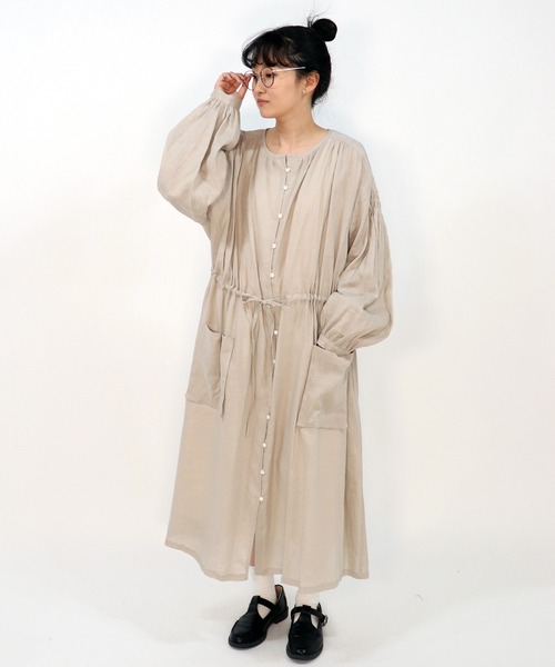 haupia(ハウピア)の「着こなし自由なポケットワンピース【ワンピース】(シャツワンピース・レディース・チャコールグレー/オフホワイト/ベージュ/ラベンダー・MEDIUM)」の6枚目の写真