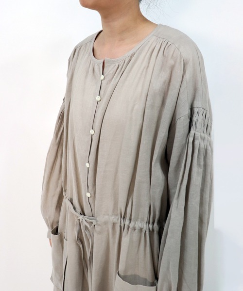 haupia(ハウピア)の「着こなし自由なポケットワンピース【ワンピース】(シャツワンピース・レディース・チャコールグレー/オフホワイト/ベージュ/ラベンダー・MEDIUM)」の7枚目の写真