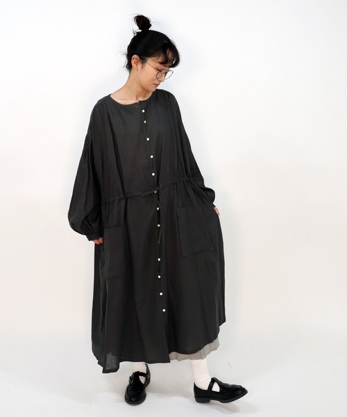 haupia(ハウピア)の「着こなし自由なポケットワンピース【ワンピース】(シャツワンピース・レディース・チャコールグレー/オフホワイト/ベージュ/ラベンダー・MEDIUM)」の19枚目の写真