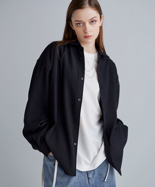 SOCCE（ソーシー）の「ルーズシルエットピーチタッチ起毛ツイルドレープシャツ（シャツ/ブラウス・メンズ・ブラック/チャコール/グレー・XL/L/M/S）」の4枚目の写真