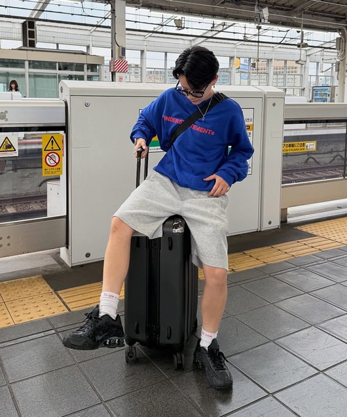 UNDERSTATEMENTs(アンダーステイトメント)の「【ユニセックス】全10色スプリングロゴベーシックスウェット(スウェット・メンズ・ライトグレー/ネイビー/ブラック/ブルー/チャコールグレー/レッド/ブラウン/ライトブルー/オフホワイト/オレンジ・LARGE/MEDIUM)」の13枚目の写真