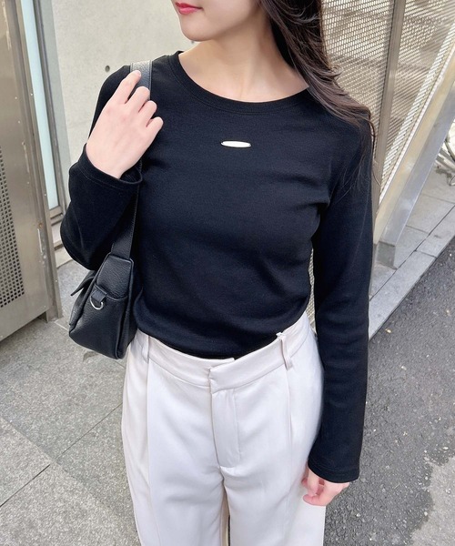 INGNI(イング)の「GOLDプレートテレコ長袖ピタTシャツ(Tシャツ/カットソー・レディース・オフホワイト/チャコールグレー/ブラック・M)」の9枚目の写真