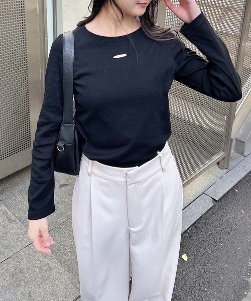 INGNI(イング)の「GOLDプレートテレコ長袖ピタTシャツ(Tシャツ/カットソー・レディース・オフホワイト/チャコールグレー/ブラック・M)」の10枚目の写真