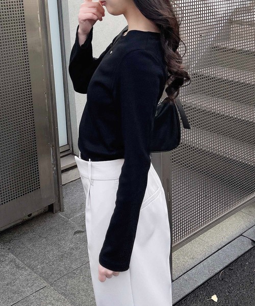 INGNI(イング)の「GOLDプレートテレコ長袖ピタTシャツ(Tシャツ/カットソー・レディース・オフホワイト/チャコールグレー/ブラック・M)」の11枚目の写真