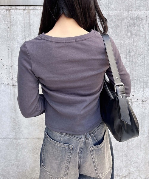 INGNI(イング)の「GOLDプレートテレコ長袖ピタTシャツ(Tシャツ/カットソー・レディース・オフホワイト/チャコールグレー/ブラック・M)」の17枚目の写真