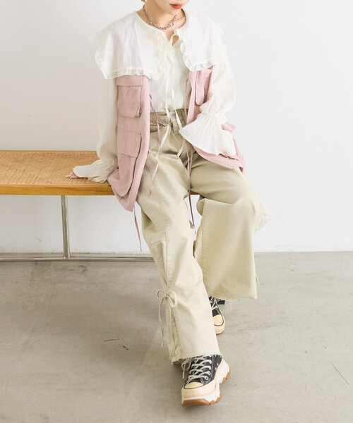 w closet（ダブルクローゼット）の「【２サイズ展開】裾リボンワイドデニムパンツ（デニムパンツ・レディース・ベージュ/ピンク/ブルー・SMALL/MEDIUM）」の9枚目の写真