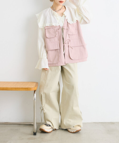 w closet（ダブルクローゼット）の「【２サイズ展開】裾リボンワイドデニムパンツ（デニムパンツ・レディース・ベージュ/ピンク/ブルー・SMALL/MEDIUM）」の10枚目の写真