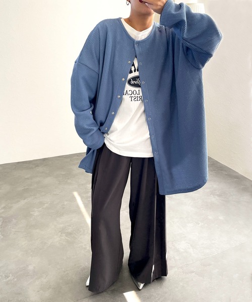 hyu,il(ヒュイル)の「超ビッグシルエット 前後2WAYワッフルカーディガン(カーディガン/ボレロ・レディース・モカ/ブルー系その他・FREE)」の2枚目の写真