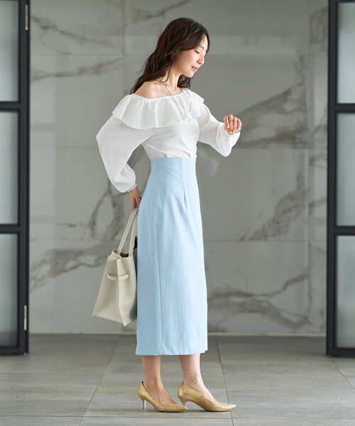 La boutique BonBon（ラブティックボンボン）の「【最強愛されニット】スパンコールラッフルオフショルニット（ニット/セーター・レディース・サックスブルー/ホワイト/ピンク・FREE）」の14枚目の写真