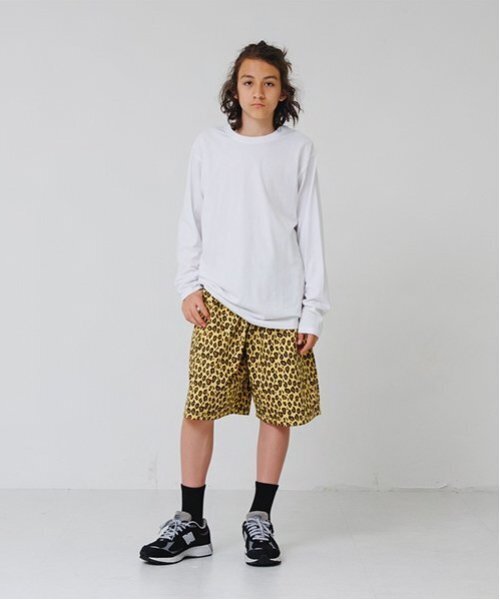 GLAZOS（グラソス）の「【大人向けサイズあり】【プチプラ】バックロゴ長袖Tシャツ（Tシャツ/カットソー・キッズ・ホワイト/ベージュ/グリーン/ブラック/グレー・S/M/L/LL）」の9枚目の写真