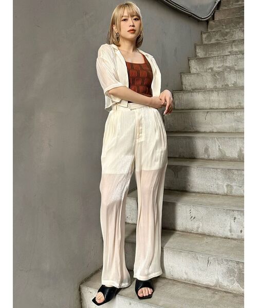 MURUA（ムルーア）の「メタリックパフミュール（パンプス・レディース・ブラック/シルバー・24.5/23.5）」の4枚目の写真