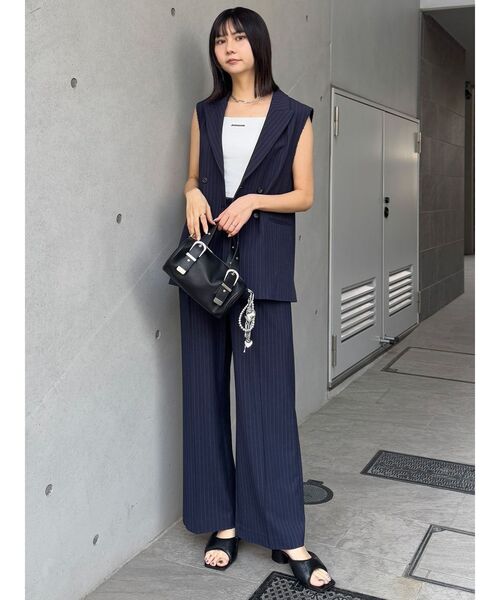 MURUA（ムルーア）の「メタリックパフミュール（パンプス・レディース・ブラック/シルバー・24.5/23.5）」の8枚目の写真