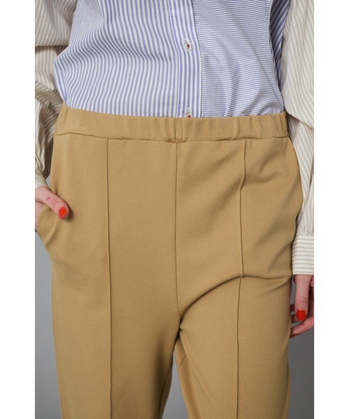 HeRIN.CYE（ヘリンドットサイ）の「Ponte side slit pants　　ポンチサイドスリットパンツ（その他パンツ・レディース・ベージュ/ブラック・36/38）」の8枚目の写真