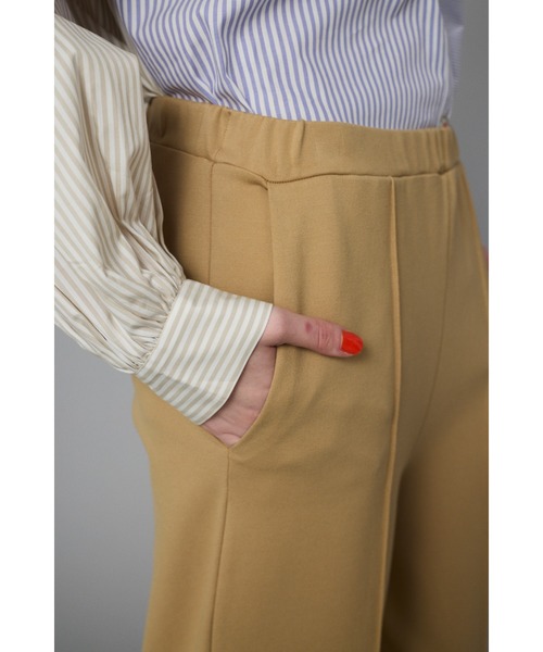 HeRIN.CYE（ヘリンドットサイ）の「Ponte side slit pants　　ポンチサイドスリットパンツ（その他パンツ・レディース・ベージュ/ブラック・36/38）」の9枚目の写真