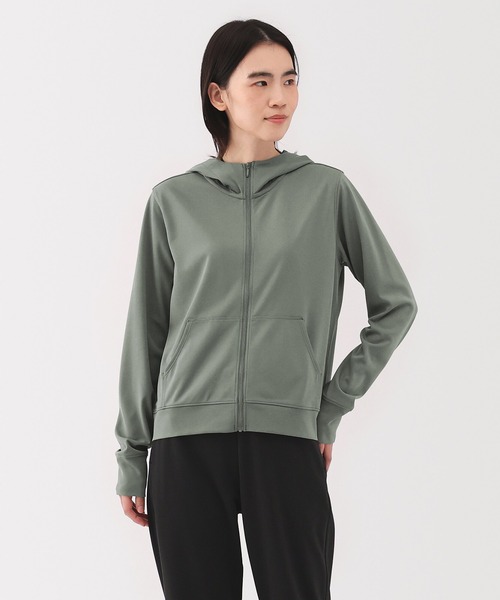 無印良品（ムジルシリョウヒン）の「婦人　ＵＶカット乾きやすいフルジップパーカ（パーカー・レディース・ピンク/スモーキーグリーン系/ブラック/グレー系/オフホワイト・XL/L/M/S）」の4枚目の写真