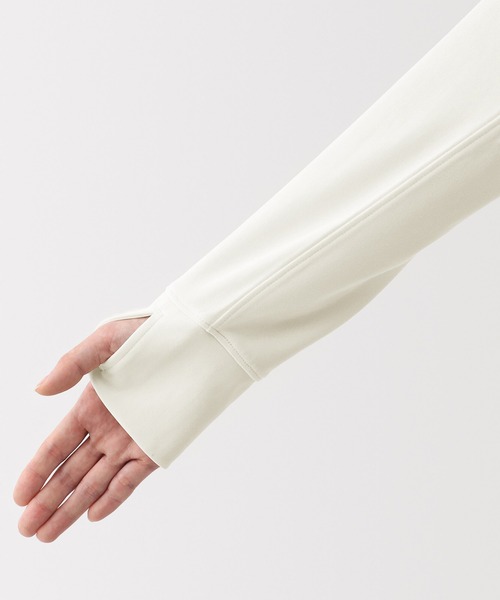 無印良品（ムジルシリョウヒン）の「婦人　ＵＶカット乾きやすいフルジップパーカ（パーカー・レディース・ピンク/スモーキーグリーン系/ブラック/グレー系/オフホワイト・XL/L/M/S）」の11枚目の写真