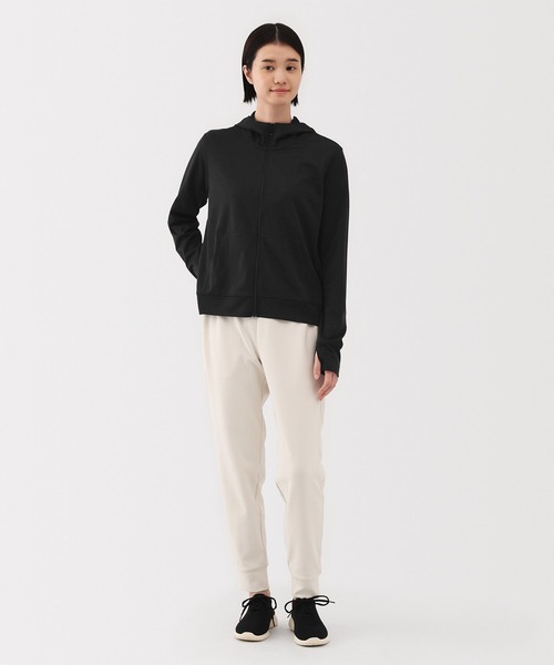 無印良品（ムジルシリョウヒン）の「婦人　ＵＶカット乾きやすいフルジップパーカ（パーカー・レディース・ピンク/スモーキーグリーン系/ブラック/グレー系/オフホワイト・XL/L/M/S）」の14枚目の写真