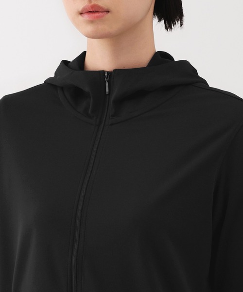 無印良品（ムジルシリョウヒン）の「婦人　ＵＶカット乾きやすいフルジップパーカ（パーカー・レディース・ピンク/スモーキーグリーン系/ブラック/グレー系/オフホワイト・XL/L/M/S）」の17枚目の写真