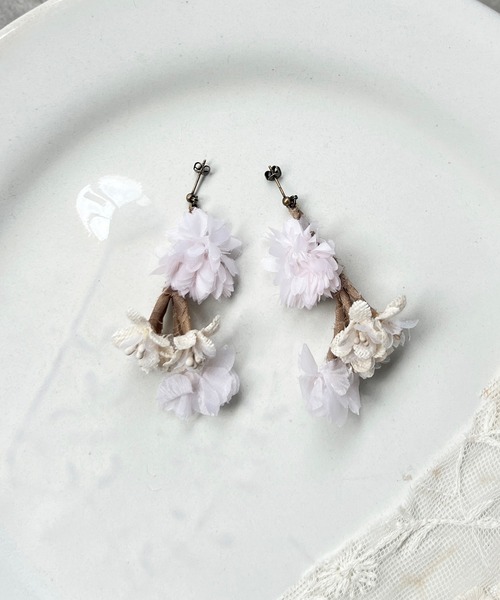 m.soeur(エムスール)の「桜の花束ピアス(ピアス(両耳用)・レディース・ピンク・FREE)」の1枚目の写真