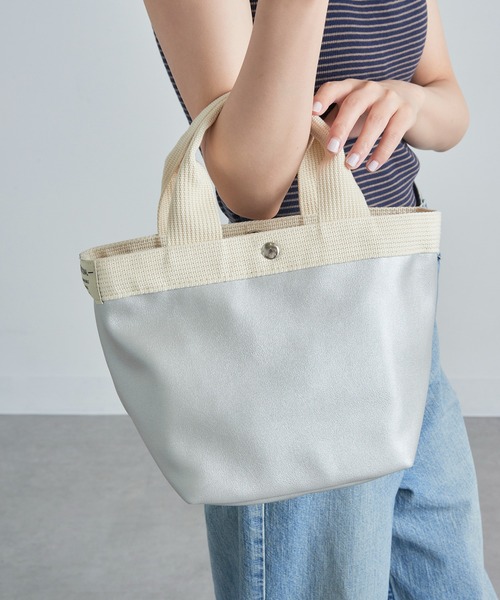 A by MAGASIN DE MODE(エーバイマガジンデモード)の「【A by MAGASIN DE MODE】ミニョントート SNBD(トートバッグ・レディース・キャメル/シルバー/ブルー/マルチ/アイボリー/チャコールグレー/ブラック/ネイビー/グレー・FREE)」の8枚目の写真