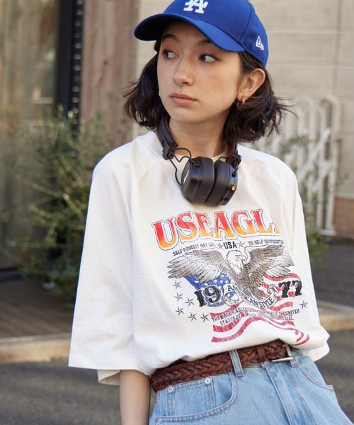 BARK MANHATTAN（バークマンハッタン）の「【BARK MANHATTAN】ヴィンテージライクデザイン オーバーサイズラグラン半袖Tシャツ（Tシャツ/カットソー・レディース・チャコール/グレー系4/オフホワイト/アッシュグレー/ブラック系3/グレー系9/グレー系8/グレー系7・M/L）」の2枚目の写真