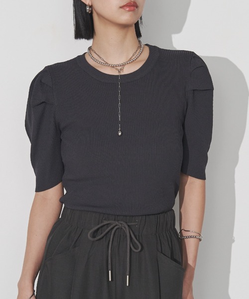 Solace(ソレイス)の「ボリュームショルダートップス(Tシャツ/カットソー・レディース・ブラック/ホワイト/チャコールグレー・FREE)」の19枚目の写真