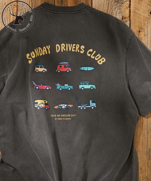 Jonas Claesson（ジョナスクレアッソン）の「JONAS CLAESSON/ジョナス クレアッソン In Side Out Sunday Drivers Club Tee/インサイドアウト サンデー ドライバーズクラブ Tシャツ/リバーシブル（Tシャツ/カットソー・メンズ・チャコールグレー/オフホワイト/ピンク/ネイビー・MEDIUM/LARGE）」の3枚目の写真