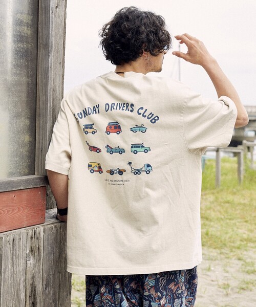 Jonas Claesson（ジョナスクレアッソン）の「JONAS CLAESSON/ジョナス クレアッソン In Side Out Sunday Drivers Club Tee/インサイドアウト サンデー ドライバーズクラブ Tシャツ/リバーシブル（Tシャツ/カットソー・メンズ・チャコールグレー/オフホワイト/ピンク/ネイビー・MEDIUM/LARGE）」の5枚目の写真