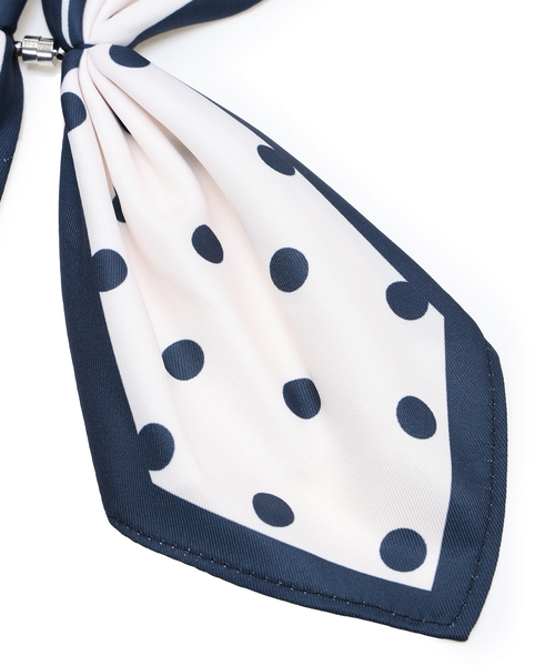 Petit Honfleur(プチオンフルール)の「【接触冷感】ワンタッチスカーフ(ストール/ショール・レディース・レッド/アイボリー/ブルー/ホワイト/ネイビー/ベージュ・フリー)」の13枚目の写真