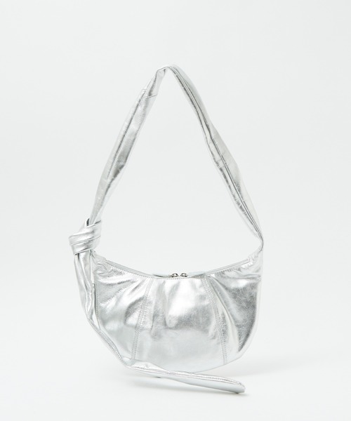 Ampersand(アンパサンド)の「【Ampersand / アンパサンド】Soft croissant bag S/クロワッサンレザーバッグS/ショルダーバッグ【WEB限定】(ショルダーバッグ・レディース・ブラック/シルバー・フリー)」の12枚目の写真