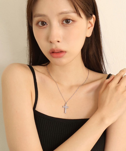CEMONEMO（セモネモ）の「【金属アレルギー対応】 キュービック クロスネックレス パールネックレス 2セット / サージカルステンレス316L（ネックレス・レディース・シルバー・FREE）」の5枚目の写真