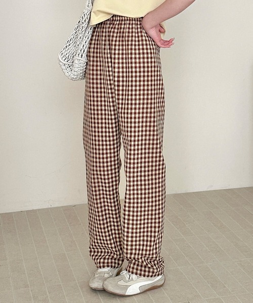 DAY CLOSET(デイ クローゼット)の「【ほんのり凹凸感】韓国っぽギンガムチェック柄イージールームパンツ レディース(ルームウェア/パジャマ・レディース・ピンク×イエロー/ブラウン系その他/パープル系その他/ブラック×ホワイト/ダークネイビー/ブラック×グレー/ブルー系その他/マスタード/レッド/ピンク/ワイン/ピンク系その他/グレー/ブルー・L/M)」の14枚目の写真