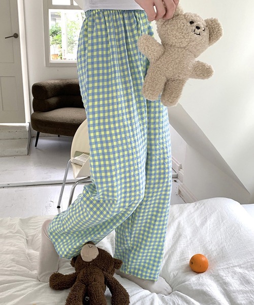 DAY CLOSET(デイ クローゼット)の「【ほんのり凹凸感】韓国っぽギンガムチェック柄イージールームパンツ レディース(ルームウェア/パジャマ・レディース・ピンク×イエロー/ブラウン系その他/パープル系その他/ブラック×ホワイト/ダークネイビー/ブラック×グレー/ブルー系その他/マスタード/レッド/ピンク/ワイン/ピンク系その他/グレー/ブルー・L/M)」の17枚目の写真