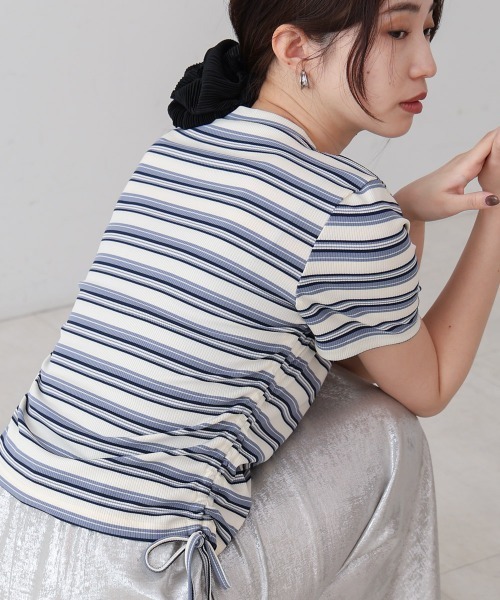 Bab(バブ)の「マルチボーダーサイドシャーリングTシャツ(Tシャツ/カットソー・レディース・ブラウン/ピンク/ブルー/ブラック・M)」の4枚目の写真