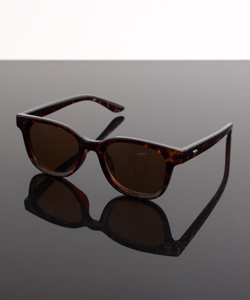 Revo.（レボ）の「ウェリントン フラットレンズ サングラス カラーレンズ UVカット（サングラス・メンズ・ブラック×ブルー/ブラック/ブラウン/ブラック×グレー/チャコール・FREE）」の5枚目の写真