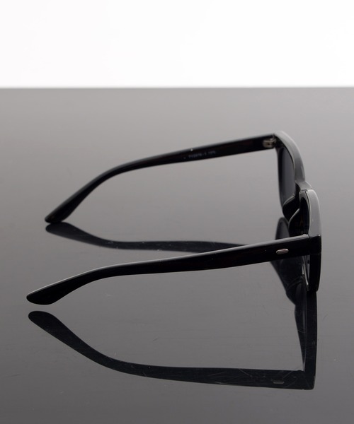 Revo.（レボ）の「ウェリントン フラットレンズ サングラス カラーレンズ UVカット（サングラス・メンズ・ブラック×ブルー/ブラック/ブラウン/ブラック×グレー/チャコール・FREE）」の8枚目の写真