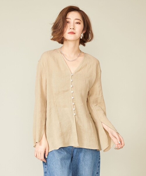 conte（コンテ）の「＜conte＞アサ フロントボタン Vネックブラウス