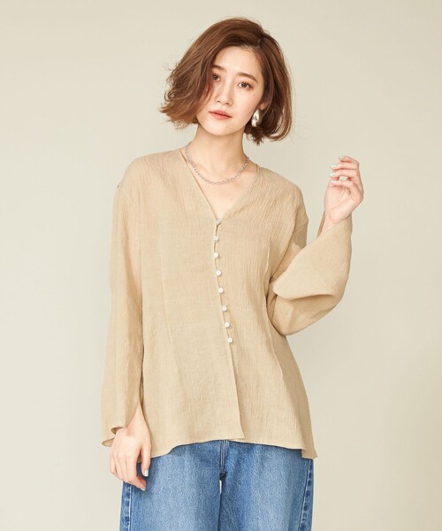 conte（コンテ）の「＜conte＞アサ フロントボタン Vネックブラウス