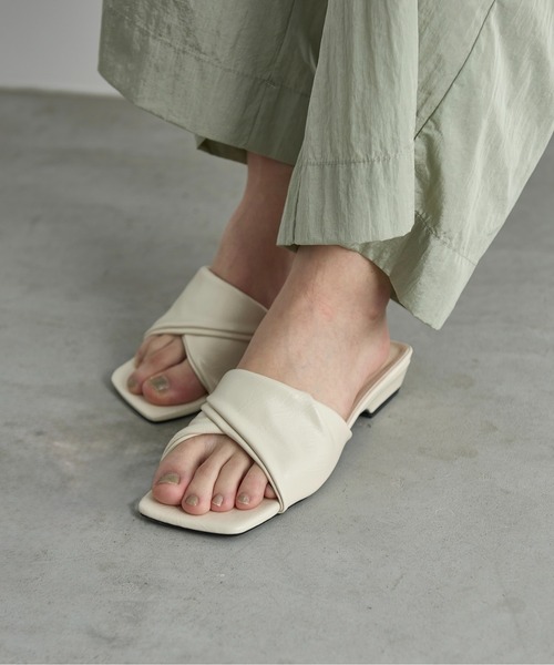 ALAIA★フィッシュネットパテントレザーTバックサンダル ALAÏA INFRADITO フィッシュネット＆レザー サンダル | Heel