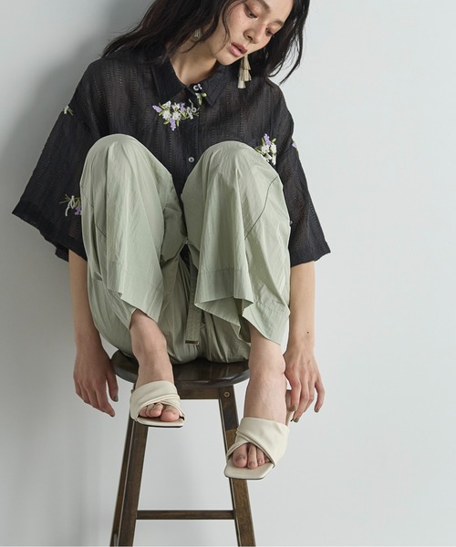 ALAIA★フィッシュネットパテントレザーTバックサンダル ALAÏA フィッシュネット ミュール パテントレザートリム | NET-A