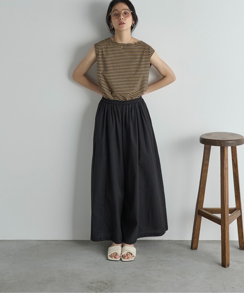 THE YOn（ザヨン）の「フェイクパテントレザーツイストアッパーサンダル（サンダル・レディース・アイボリー/ダークブラウン/マスタード・37/38/39）」の8枚目の写真