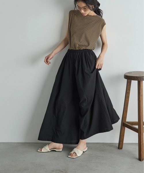 THE YOn（ザヨン）の「フェイクパテントレザーツイストアッパーサンダル（サンダル・レディース・アイボリー/ダークブラウン/マスタード・37/38/39）」の4枚目の写真