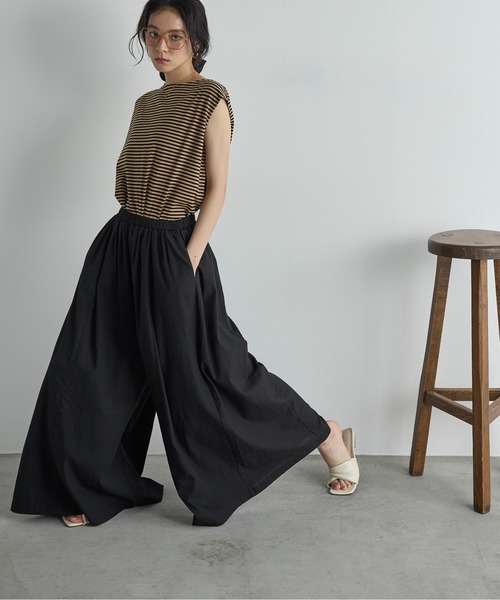 THE YOn（ザヨン）の「フェイクパテントレザーツイストアッパーサンダル（サンダル・レディース・アイボリー/ダークブラウン/マスタード・37/38/39）」の6枚目の写真