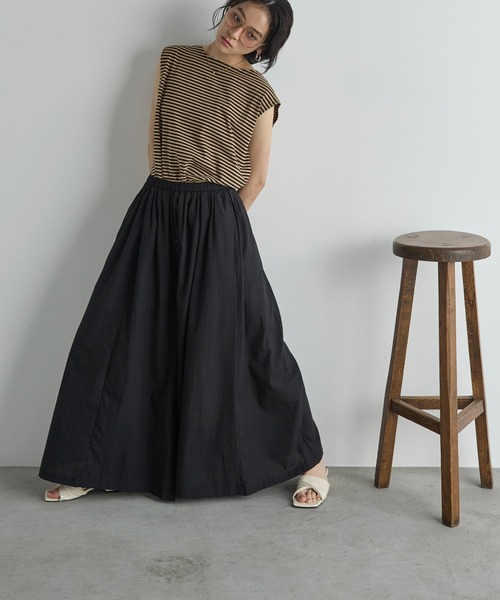 THE YOn（ザヨン）の「フェイクパテントレザーツイストアッパーサンダル（サンダル・レディース・アイボリー/ダークブラウン/マスタード・37/38/39）」の5枚目の写真