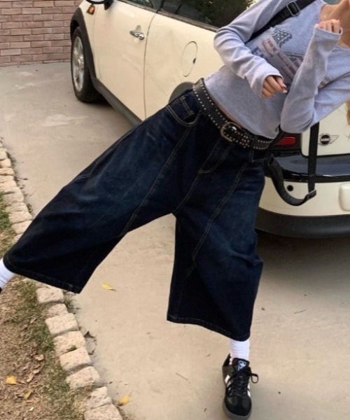 almo（アルモ）の「【LAMPOON】ヒップ刺繍ワイドデニムショートパンツ（デニムパンツ・レディース・ブルー・SMALL/MEDIUM/LARGE）」の6枚目の写真