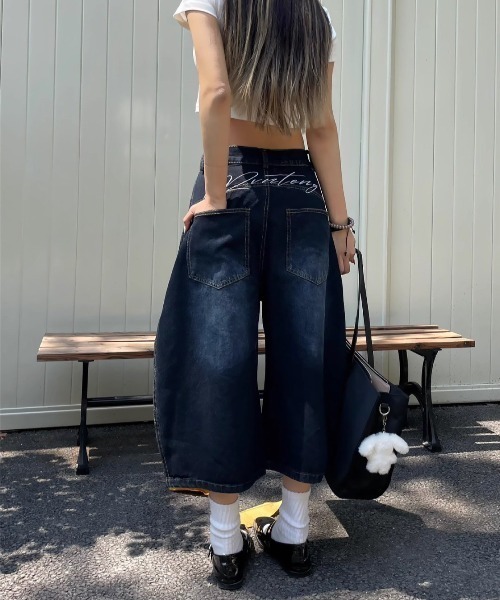 almo（アルモ）の「【LAMPOON】ヒップ刺繍ワイドデニムショートパンツ（デニムパンツ・レディース・ブルー・SMALL/MEDIUM/LARGE）」の12枚目の写真