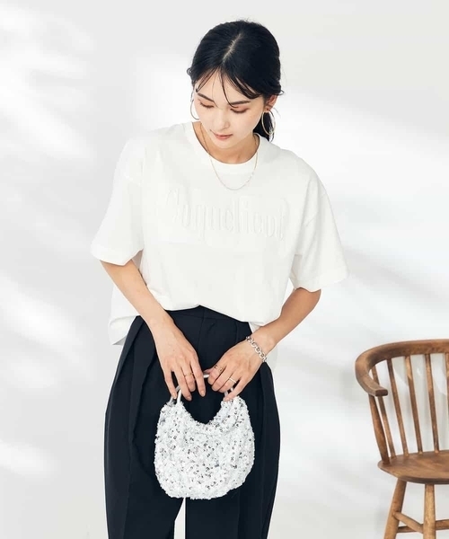 a.v.v（アーヴェヴェ）の「エンボスロゴクロップドTシャツ（Tシャツ/カットソー・レディース・グレー系その他/ホワイト/ブラック・36/40/38）」の13枚目の写真