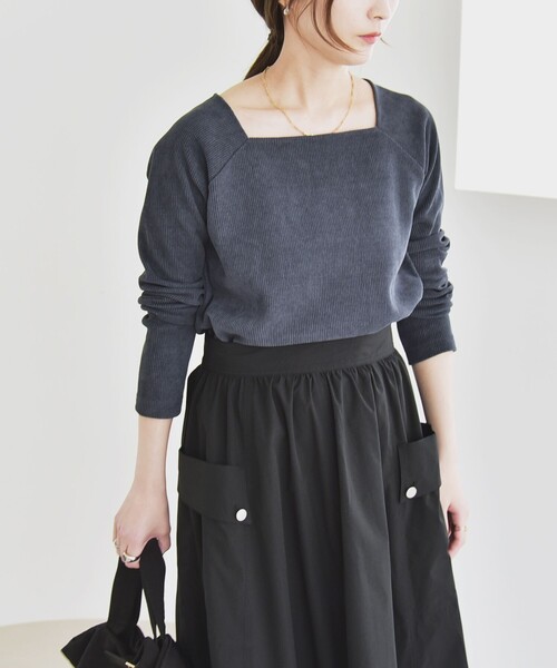 quaranciel(カランシエル)の「quaranciel:〈洗濯機可能〉ポリエステル ベロア スクエア ネック プルオーバー(Tシャツ/カットソー・レディース・クリーム/ブルー/チャコールグレー・ONE SIZE)」の10枚目の写真